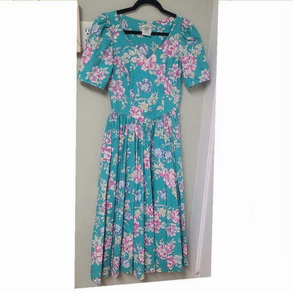 Laura Ashley Dresses & Skirts - Laura Ashley Vintage 80s Floral Dress EUC size 8